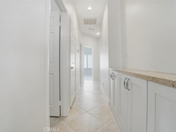 2071 Crescent, Signal Hill CA 90755