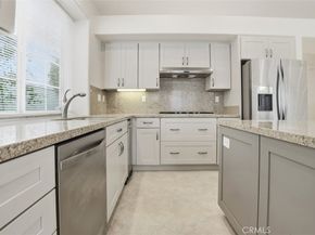 2071 Crescent, Signal Hill CA 90755