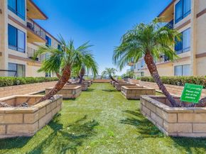 2722 E 20th Street 104, Signal Hill CA 90755