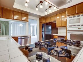 2722 E 20th Street 104, Signal Hill CA 90755
