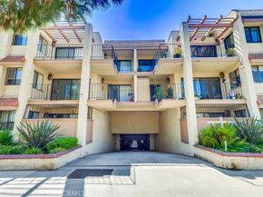 2722 E 20th Street 104, Signal Hill CA 90755