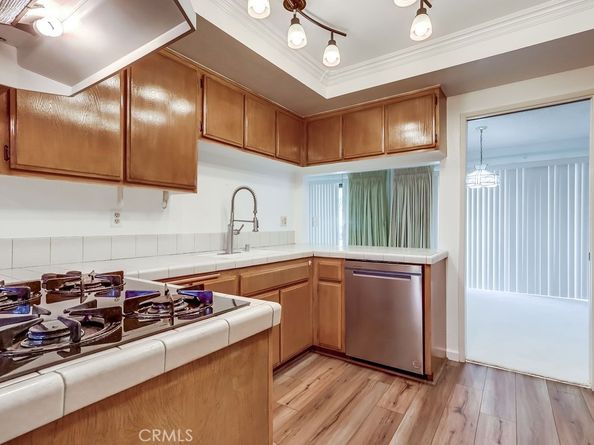 2722 E 20th Street 104, Signal Hill CA 90755