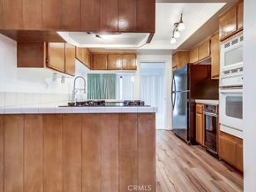 2722 E 20th Street 104, Signal Hill CA 90755