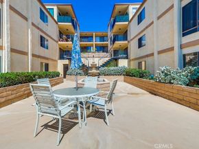 2722 E 20th Street 104, Signal Hill CA 90755