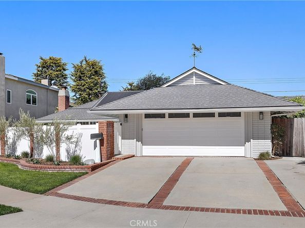 9021 Niguel Circle, Huntington Beach CA 92646