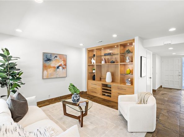 9021 Niguel Circle, Huntington Beach CA 92646