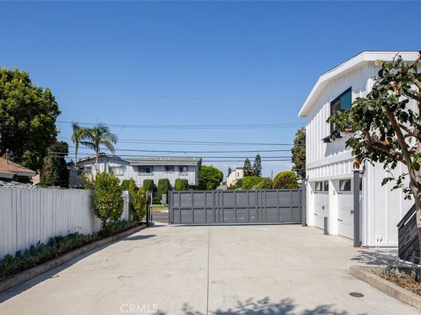2097 Maple, Costa Mesa CA 92627