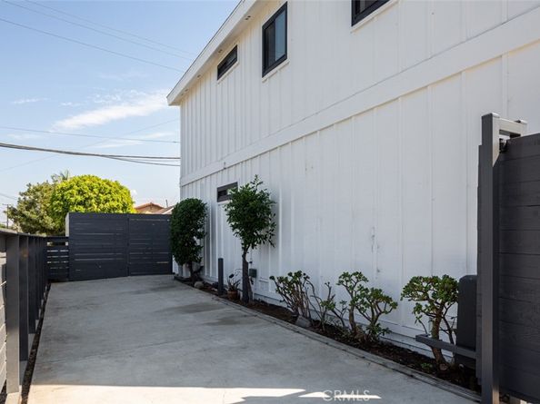 2097 Maple, Costa Mesa CA 92627