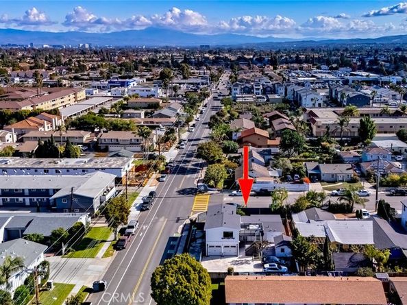 2097 Maple, Costa Mesa CA 92627