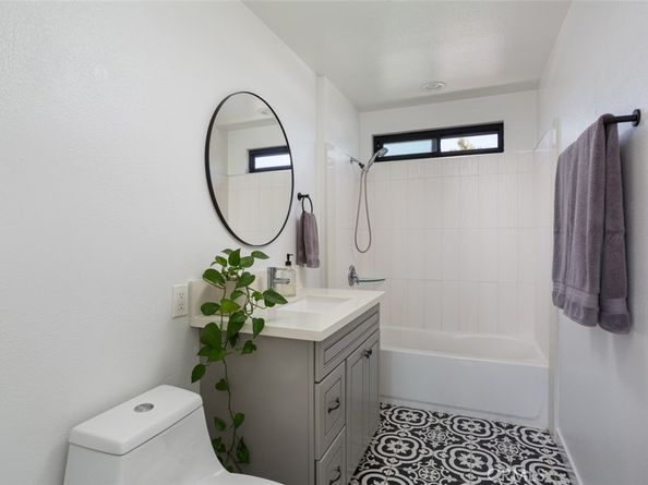 2097 Maple, Costa Mesa CA 92627