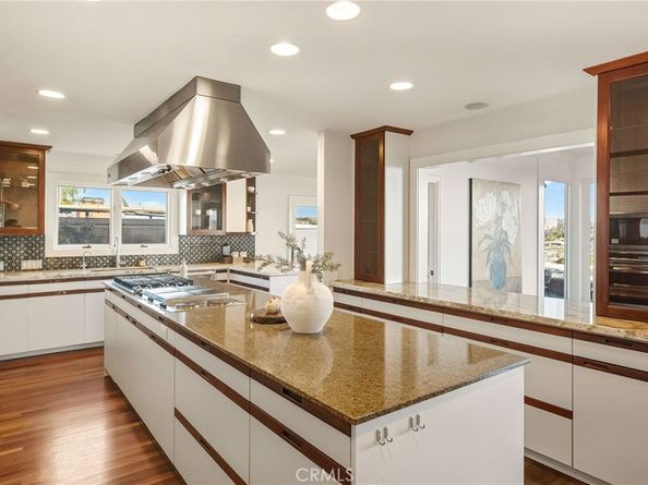 1038 Santiago Drive, Newport Beach CA 92660