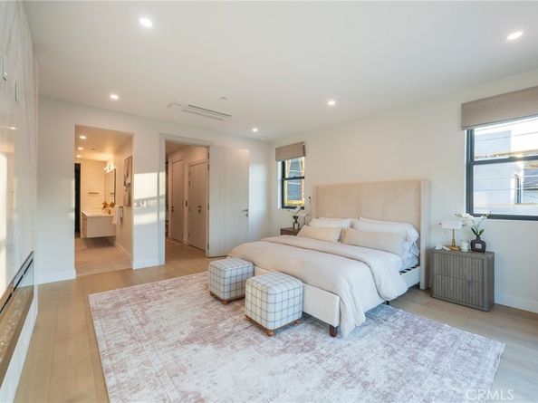 422 20th Street, Huntington Beach CA 92648