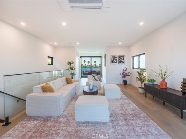 422 20th Street, Huntington Beach CA 92648