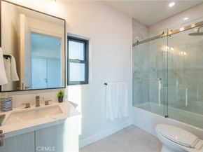 422 20th Street, Huntington Beach CA 92648