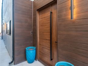 422 20th Street, Huntington Beach CA 92648