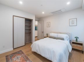 422 20th Street, Huntington Beach CA 92648