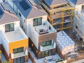 422 20th Street, Huntington Beach CA 92648