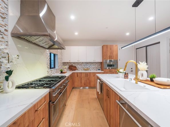 422 20th Street, Huntington Beach CA 92648