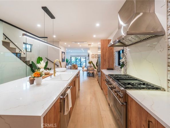 422 20th Street, Huntington Beach CA 92648