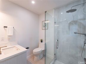 422 20th Street, Huntington Beach CA 92648