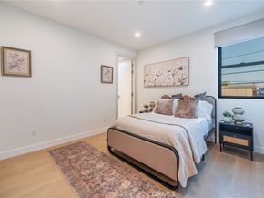 422 20th Street, Huntington Beach CA 92648