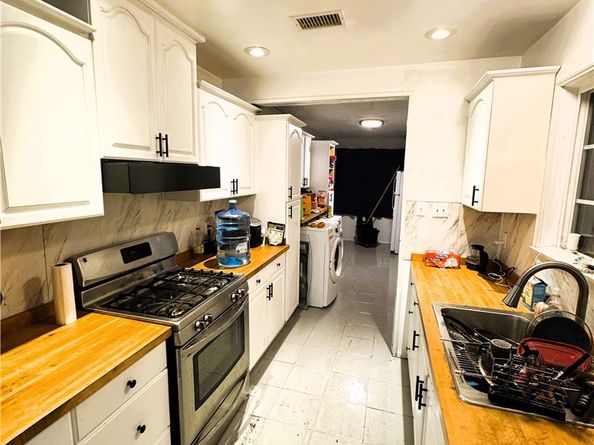 1616 W Palmer, Compton CA 90220