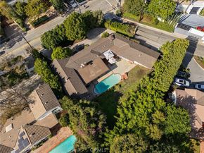 2072 Coldwater Canyon, Beverly Hills CA 90210