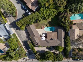 2072 Coldwater Canyon, Beverly Hills CA 90210
