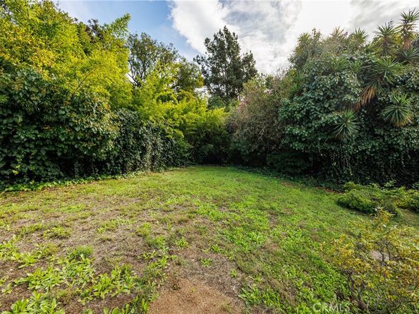 2072 Coldwater Canyon, Beverly Hills CA 90210