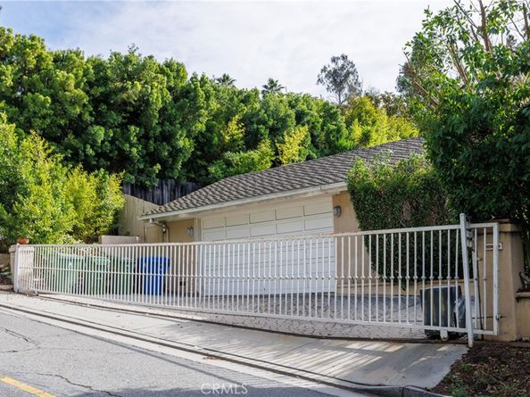 2072 Coldwater Canyon, Beverly Hills CA 90210