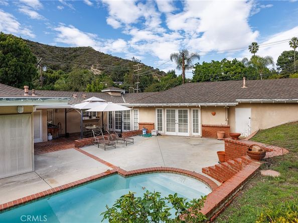 2072 Coldwater Canyon, Beverly Hills CA 90210