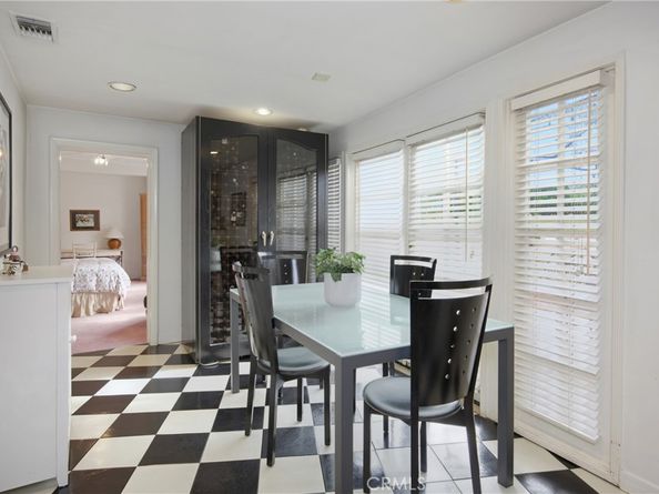 2072 Coldwater Canyon, Beverly Hills CA 90210