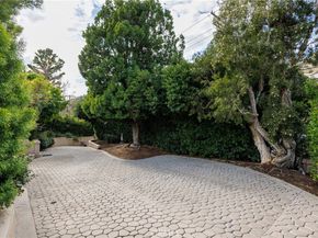 2072 Coldwater Canyon, Beverly Hills CA 90210