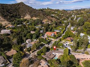 2072 Coldwater Canyon, Beverly Hills CA 90210