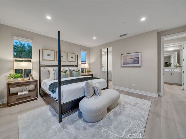 100 Albero, Irvine CA 92602