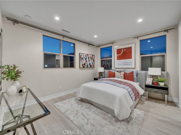 100 Albero, Irvine CA 92602