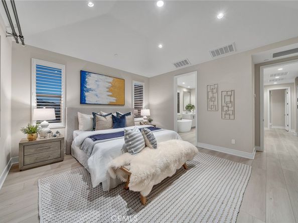 100 Albero, Irvine CA 92602