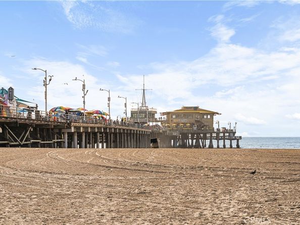 713 Flower Ave, Venice CA 90291