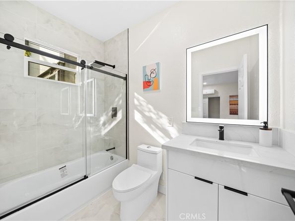 713 Flower Ave, Venice CA 90291