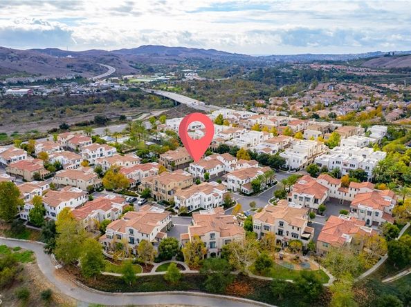 33 Hoya Street, Rancho Mission Viejo CA 92694