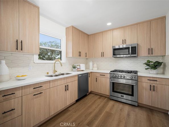 2312 Iroquois Avenue, Long Beach CA 90815