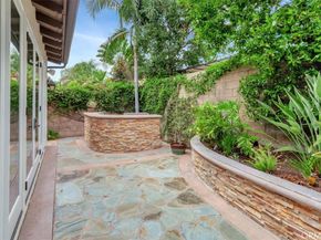 27 Looking Glass, Irvine CA 92620