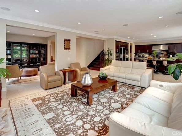 27 Looking Glass, Irvine CA 92620
