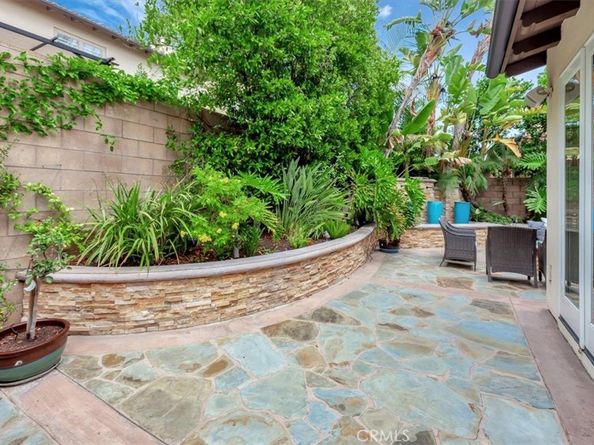 27 Looking Glass, Irvine CA 92620
