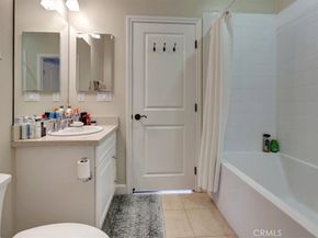 27 Looking Glass, Irvine CA 92620