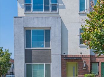 1530 W Cameron Ave