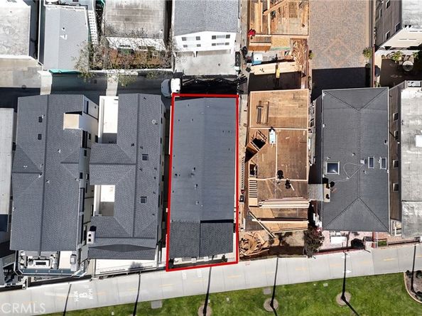916 E Oceanfront, Newport Beach CA 92661