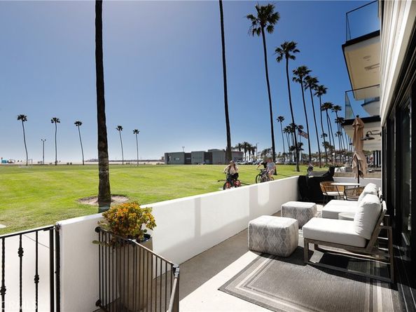 916 E Oceanfront, Newport Beach CA 92661