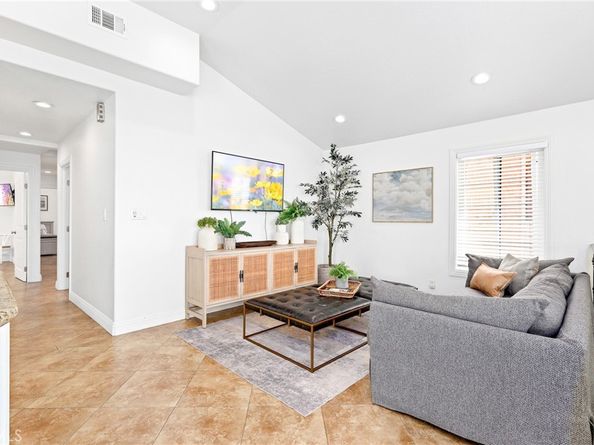 916 E Oceanfront, Newport Beach CA 92661