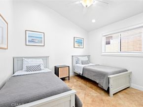 916 E Oceanfront, Newport Beach CA 92661